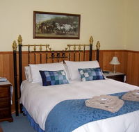 Sunflower Cottage - Hervey Bay Accommodation
