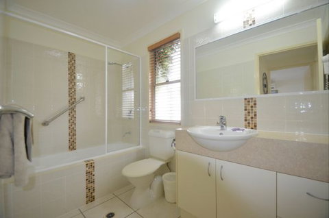 Barney Beach Accommodation - Hervey Bay Accommodation 4