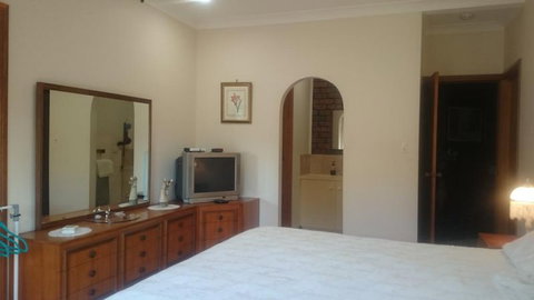 Gaerwood Bed Breakfast - Hervey Bay Accommodation 2
