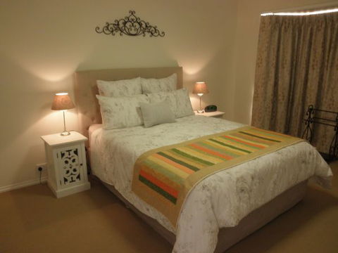C&C's Bed And Breakfast - Hervey Bay Accommodation 2