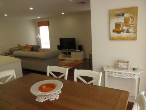 C&C's Bed And Breakfast - Hervey Bay Accommodation 8