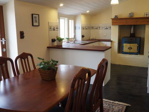 Cobblers Cottage - Hervey Bay Accommodation 3