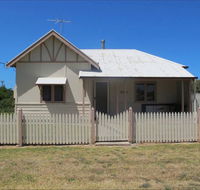 Ellison's Holiday Home - Hervey Bay Accommodation