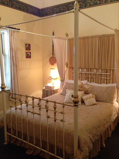 Gasworks Cottages Strathalbyn - Hervey Bay Accommodation 3