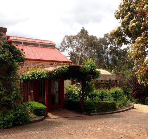 Gasworks Cottages Strathalbyn - Hervey Bay Accommodation 4