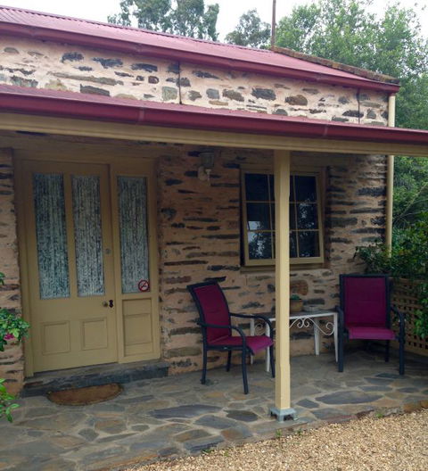Gasworks Cottages Strathalbyn - Hervey Bay Accommodation 9