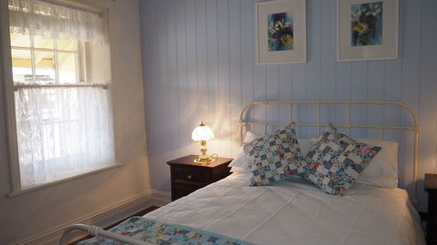 Cobblers Cottage - Hervey Bay Accommodation 0