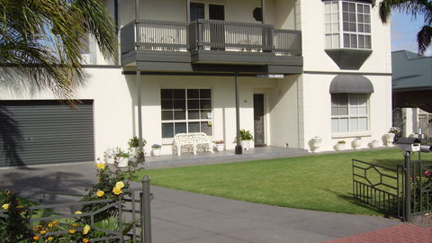 Glenelg Sea-Breeze B&B - Hervey Bay Accommodation 0