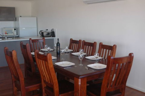 Parrydyse Clayton Bay - Hervey Bay Accommodation 3