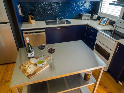 Alice's Palace Ocean Grove - Hervey Bay Accommodation 3