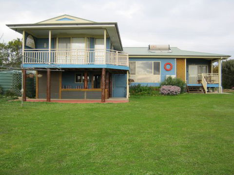 Baudins View Holiday House - Hervey Bay Accommodation 0