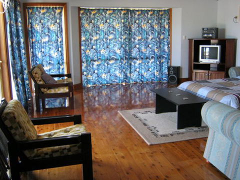 Baudins View Holiday House - Hervey Bay Accommodation 1