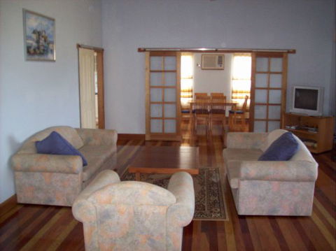 Baudins View Holiday House - Hervey Bay Accommodation 4