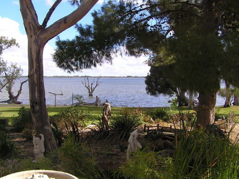 Barmera North Lake Caravan Park - Hervey Bay Accommodation 2