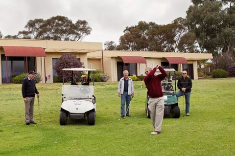 Barmera Country Club Motor Inn - Hervey Bay Accommodation 2