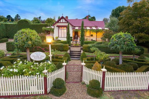 Barnsley House Beechworth - Hervey Bay Accommodation 0