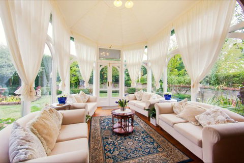 Barnsley House Beechworth - Hervey Bay Accommodation 1