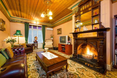 Barnsley House Beechworth - Hervey Bay Accommodation 2