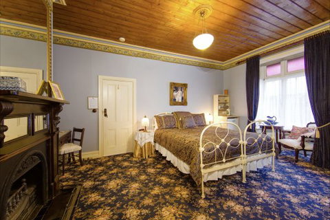 Barnsley House Beechworth - Hervey Bay Accommodation 7