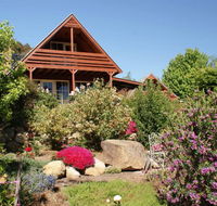 Beechworth Camellia Cottage - Hervey Bay Accommodation