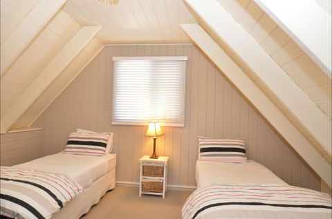 Beechworth Camellia Cottage - Hervey Bay Accommodation 5