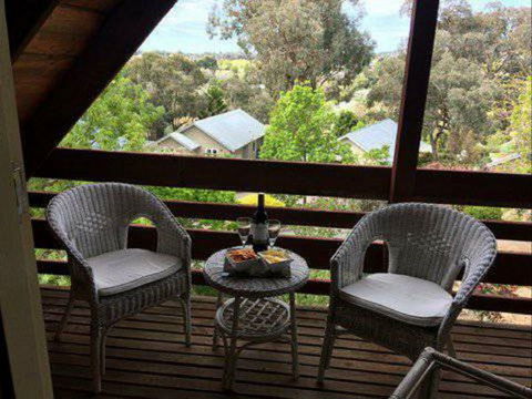 Beechworth Camellia Cottage - Hervey Bay Accommodation 7