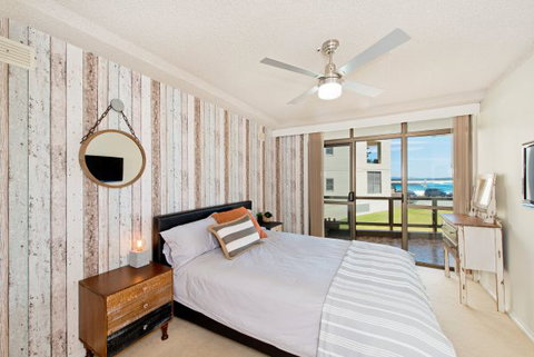 Beauty At The Beach - Hervey Bay Accommodation 5