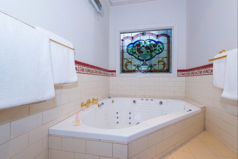 Bendigo Cottages Bed And Breakfast - Tourism Hervey Bay 2