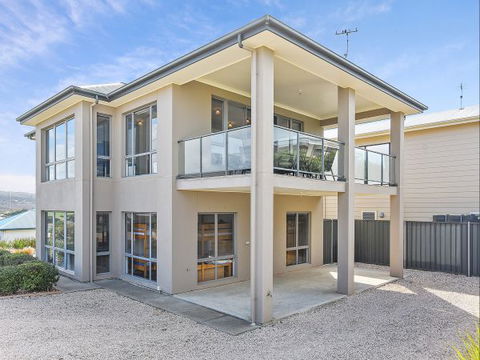 BEAUMONT HOUSE - Hervey Bay Accommodation 1