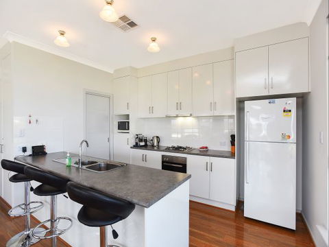 BEAUMONT HOUSE - Hervey Bay Accommodation 4