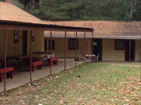 Bright Cabin & Caravan Park - Hervey Bay Accommodation 1