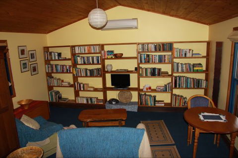 Candlebark Retreat - Hervey Bay Accommodation 6