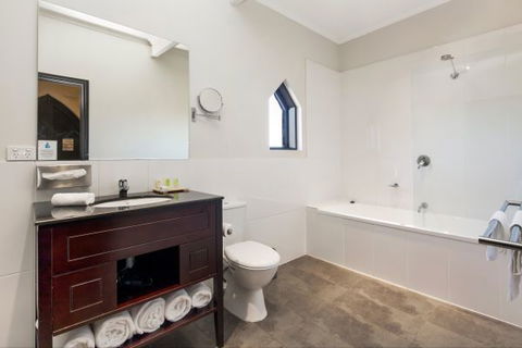 Castle Suites - Kryal Castle - Hervey Bay Accommodation 4