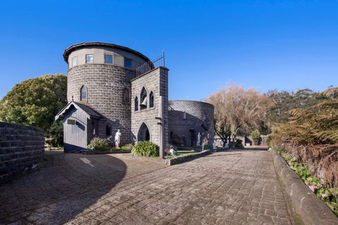 Castle Suites - Kryal Castle - Hervey Bay Accommodation 8