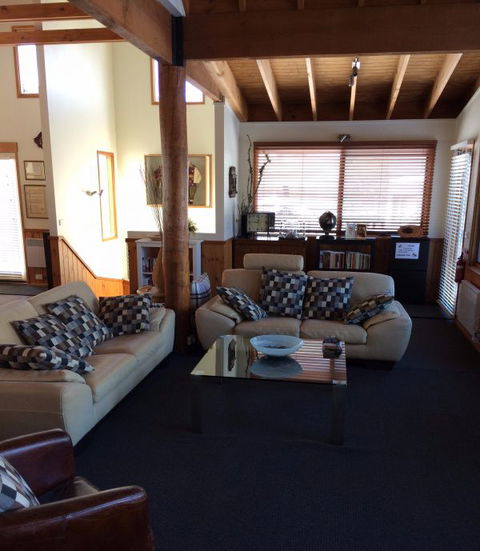 Cloud 9 Alpine Lodge - Hervey Bay Accommodation 4