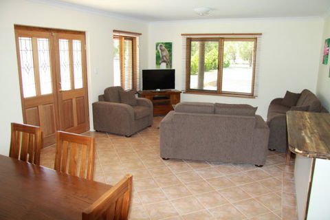 Coranda Lodge B And B - Hervey Bay Accommodation 0