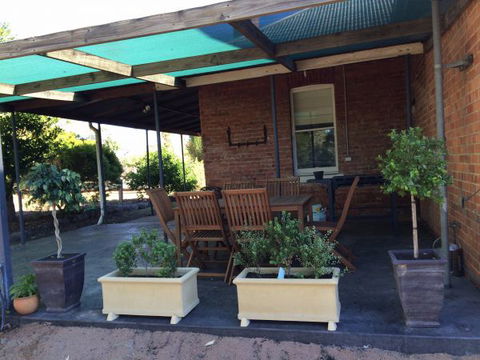 Corryong Holiday Cottages - Sportsview - Hervey Bay Accommodation 0