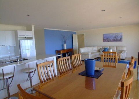 Elanora Emu Bay - Hervey Bay Accommodation 1