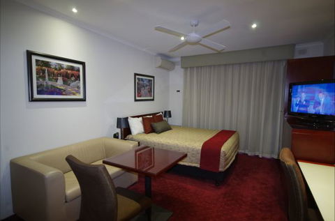 Ensenada Motor Inn And Suites - Hervey Bay Accommodation 2