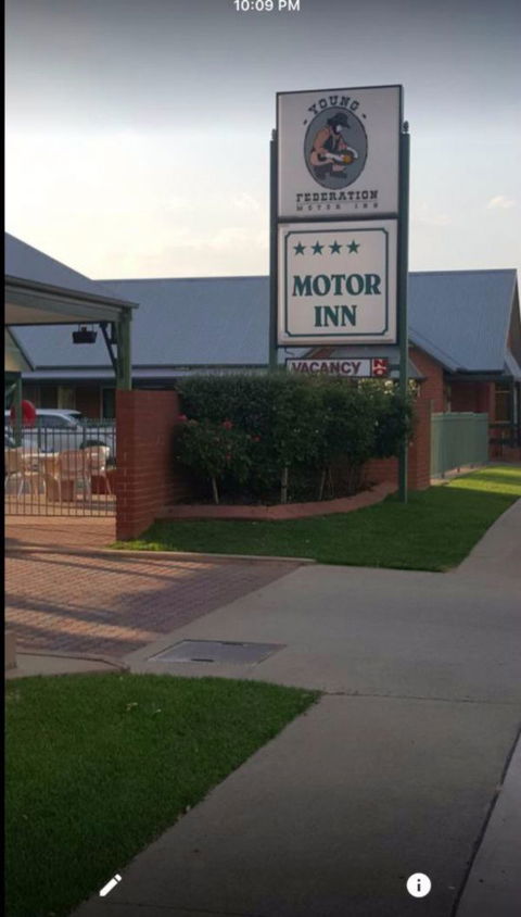 Federation Motor Inn Young - Hervey Bay Accommodation 0