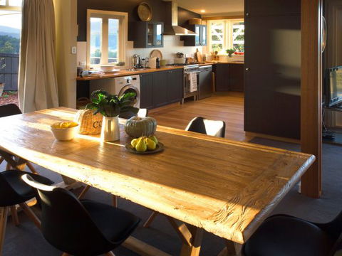 Frenchman's River - The Helmsman's House - Hervey Bay Accommodation 4