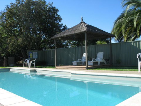 Golden Chain Wine Village Motor Inn - Hervey Bay Accommodation 0