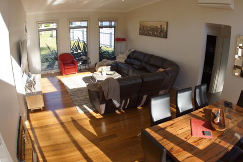 Hemley House - Hervey Bay Accommodation 2