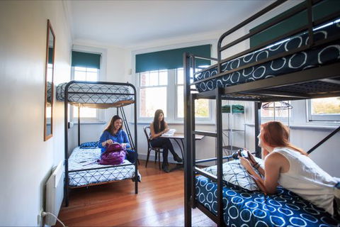 Hobart Central YHA - Hervey Bay Accommodation 4