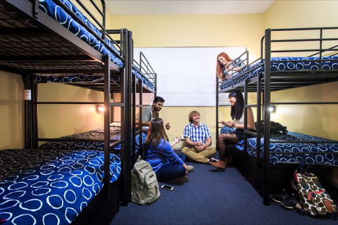 Hobart Central YHA - Hervey Bay Accommodation 5
