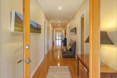 Jura House - Hervey Bay Accommodation 1