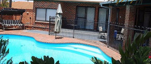 Karina Mews B&B - Hervey Bay Accommodation 0