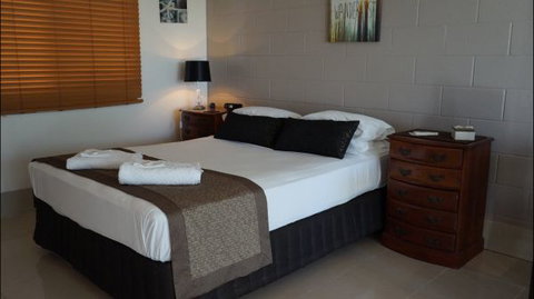 La Solana Holiday Apartments  - Mackay - Hervey Bay Accommodation 3