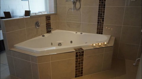La Solana Holiday Apartments  - Mackay - Hervey Bay Accommodation 8