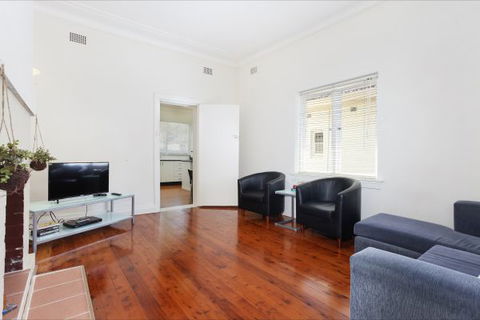Le Bois Cottage - Hervey Bay Accommodation 2